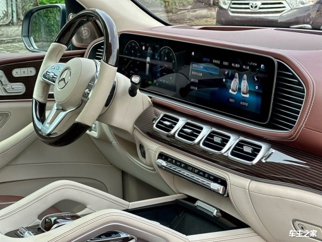 成都迈巴赫GLS级墨版让利直降28万 仅210万可入手