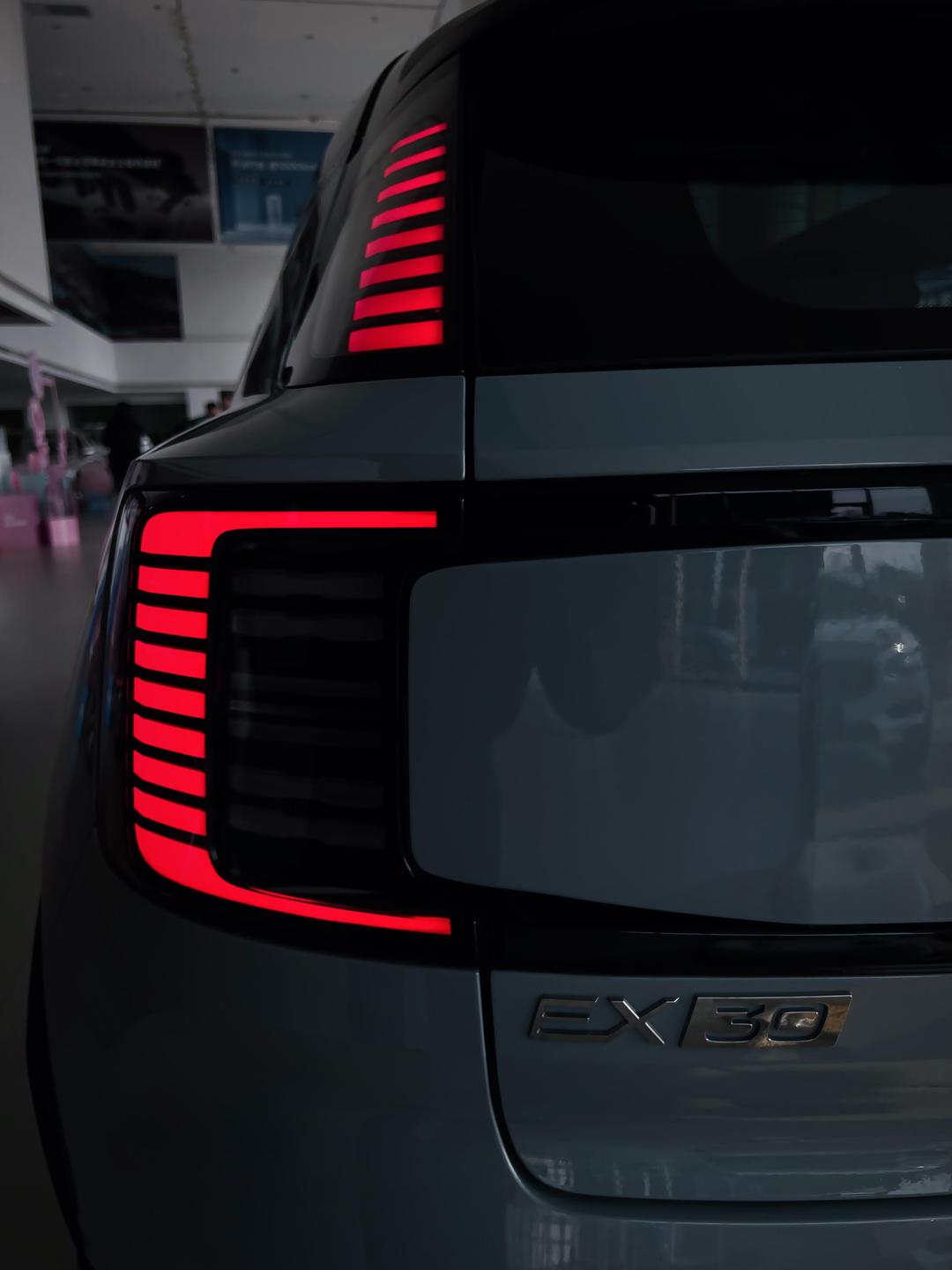 沃尔沃汽车即将发布EX60纯电SUV 续航或超812公里