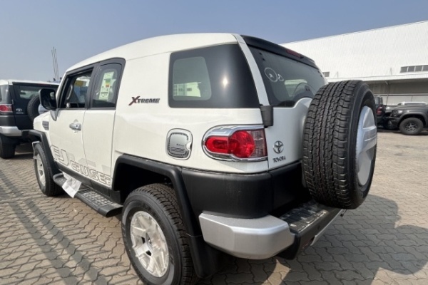 平行进口丰田FJ酷路泽中东版热销中 购车直降17万