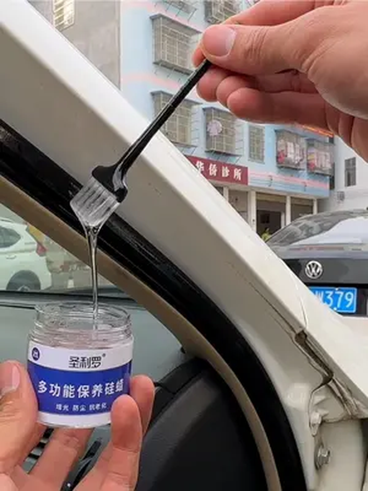 汽车车门胶条粘接性能影响因素及工艺优化