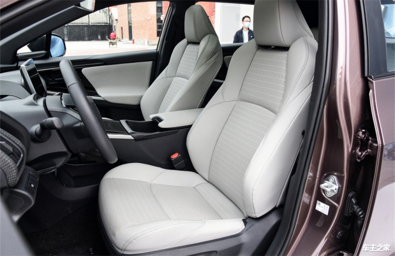 成都一汽丰田bZ4X最低15.98万起售 优惠高达4.00万