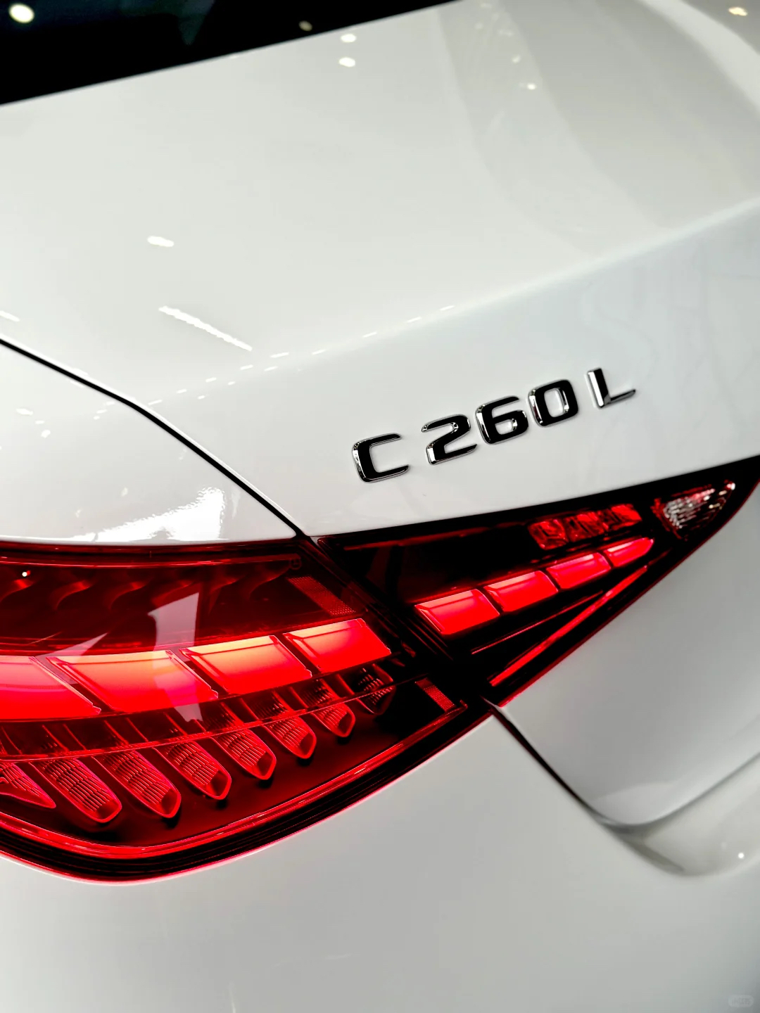 梅赛德斯-奔驰将推出首款纯电动C级轿车，基于MB.EA平台，计划年内首发