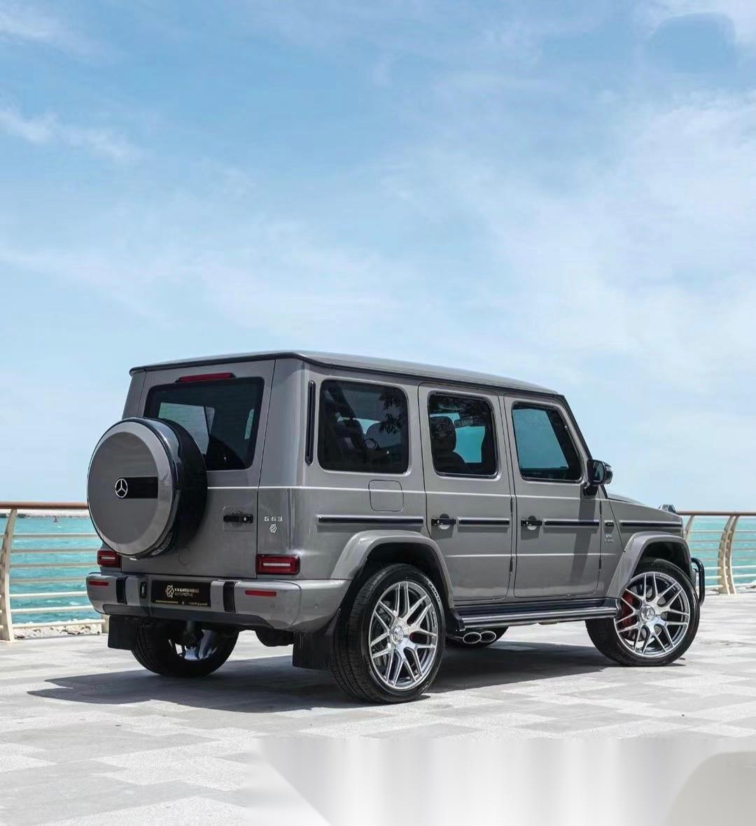 带有越野套件的奔驰AMG G63