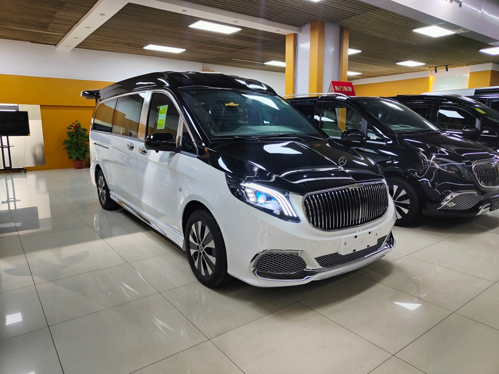 成都平行进口奔驰威霆中东版平价销售69万起 欢迎前来试驾