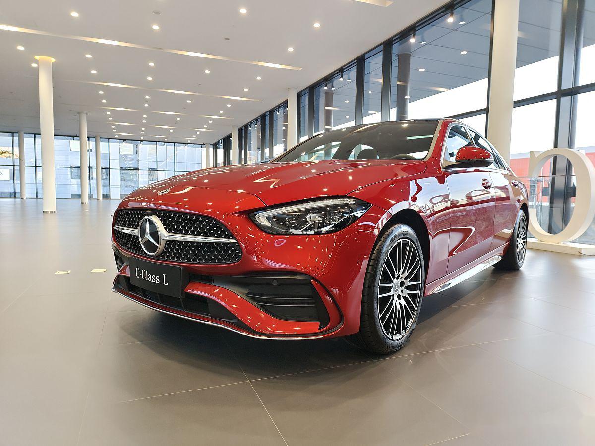 成都奔驰V级欧版提供试乘试驾 限时优惠高达10万元