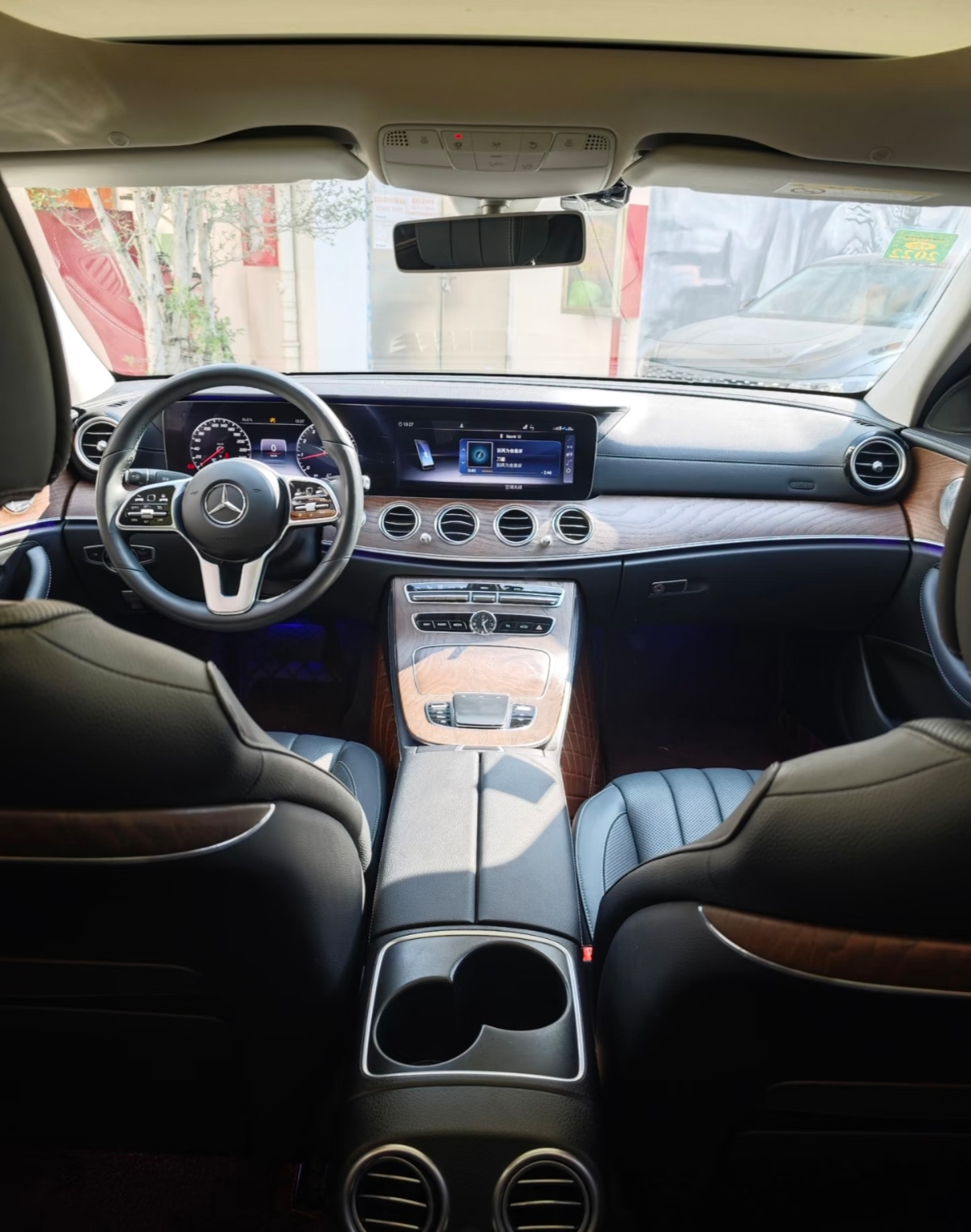 成都奔驰V级欧版提供试乘试驾 限时优惠高达10万元