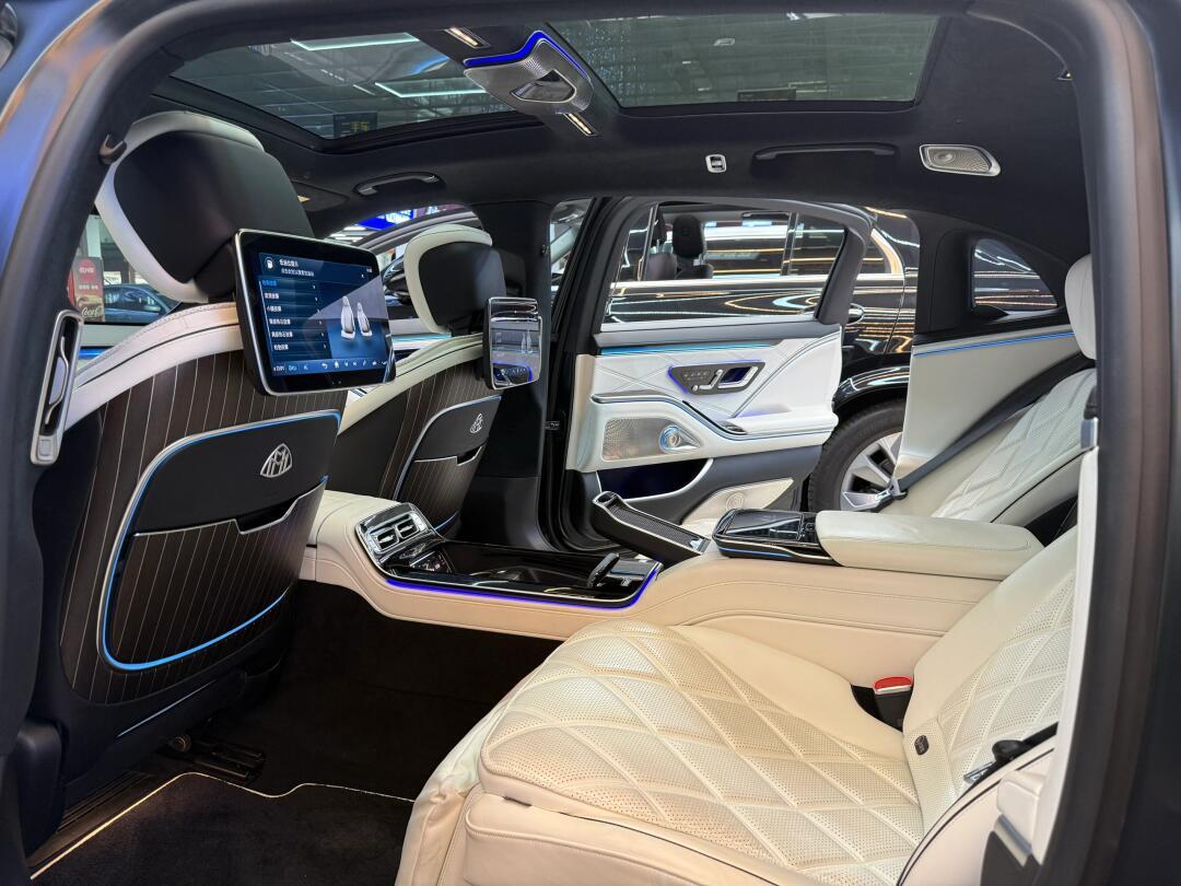 2023迈巴赫S级加版团购最高优惠90万 欢迎到店试驾