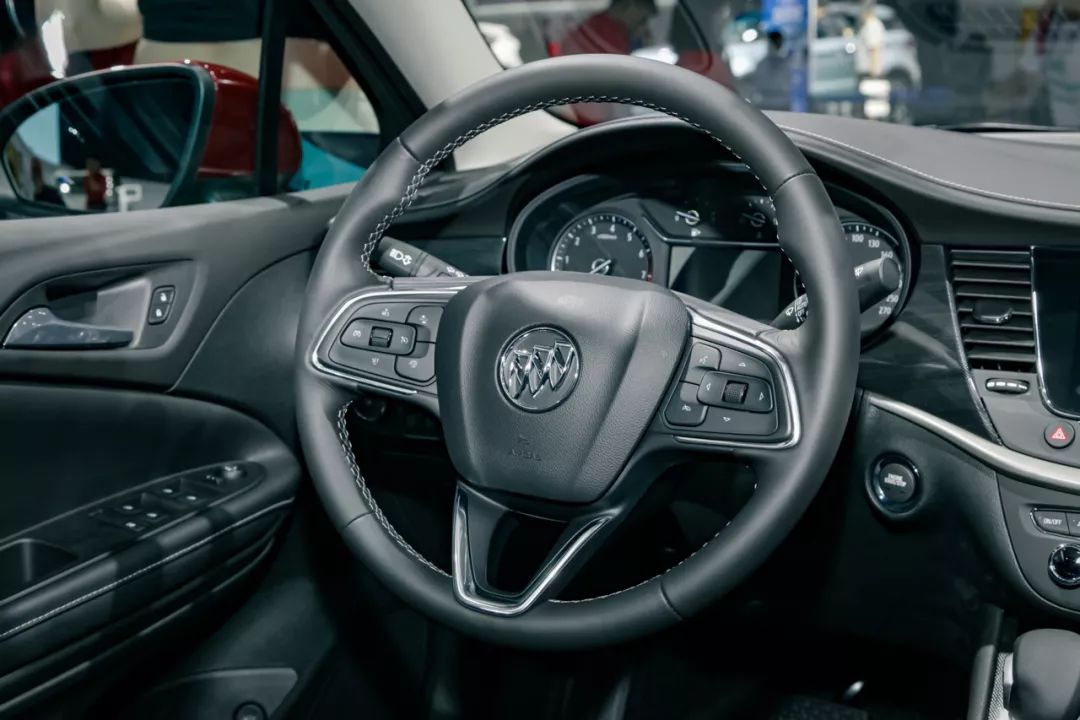 东风风神L8迎来OTA升级 辅助驾驶远离大货车等8大焕新功能