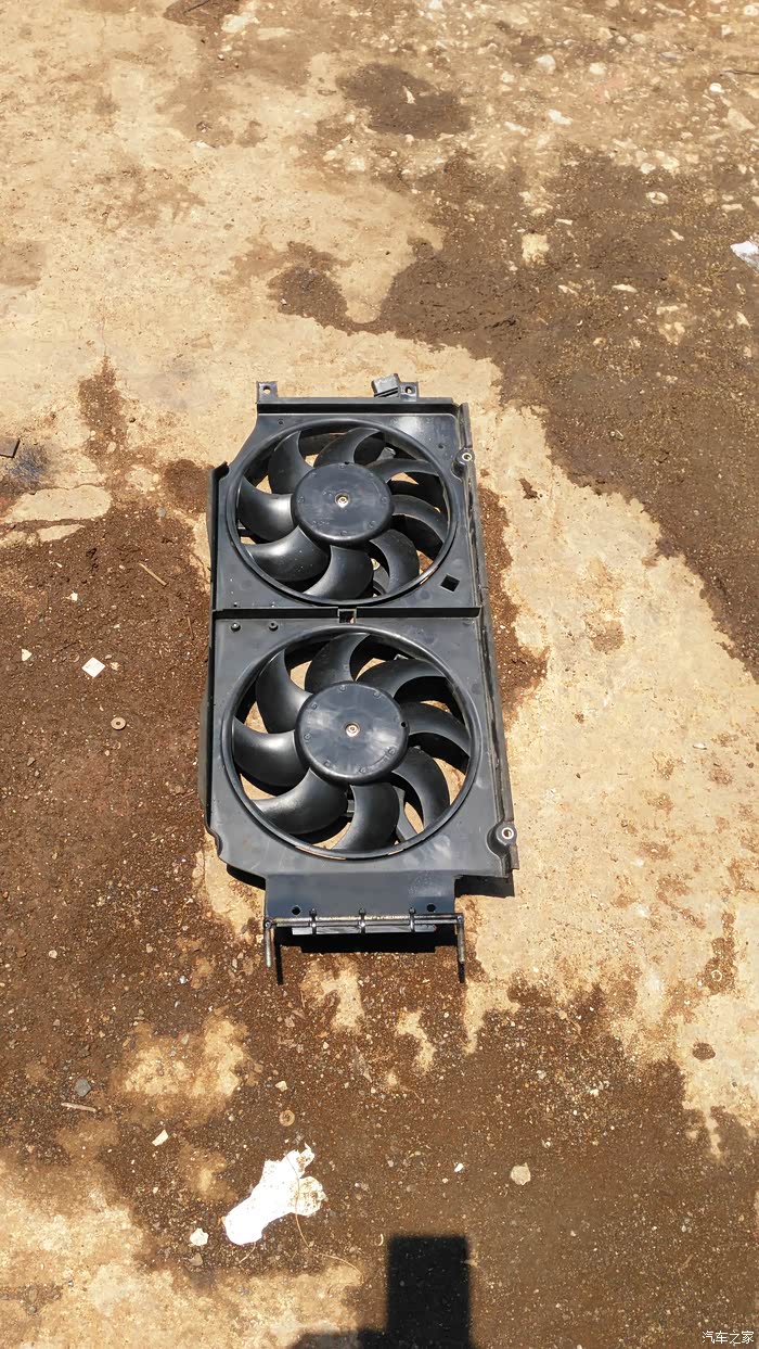 男子2万网购老头乐开半月就散架：方向盘是歪的 声音比拖拉机还大