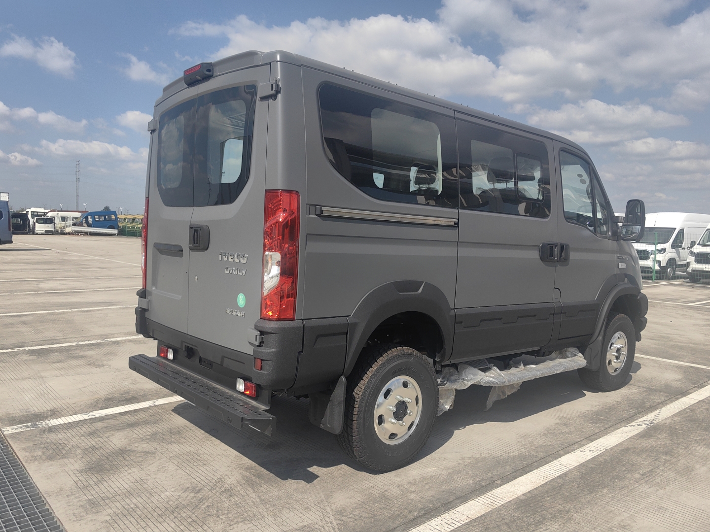 成都依维柯欧胜新能源报价16.49万起 优惠高达9.40万