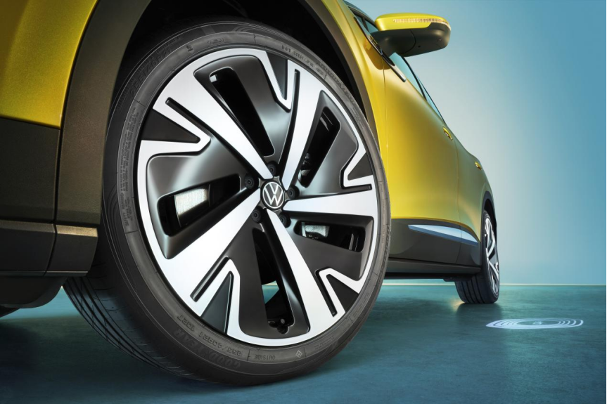 大众与美国汽车工会达成里程碑式协议：全员涨薪20% 6550美元奖金立即到账