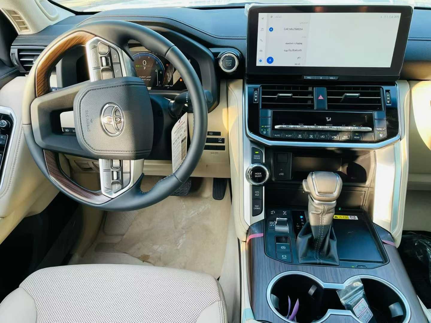 2024款酷路泽3.5TT系列经销商大量现车 舒适内饰