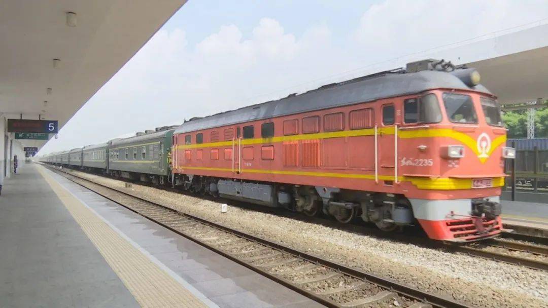 永不发车的列车 网友却建议全国推广