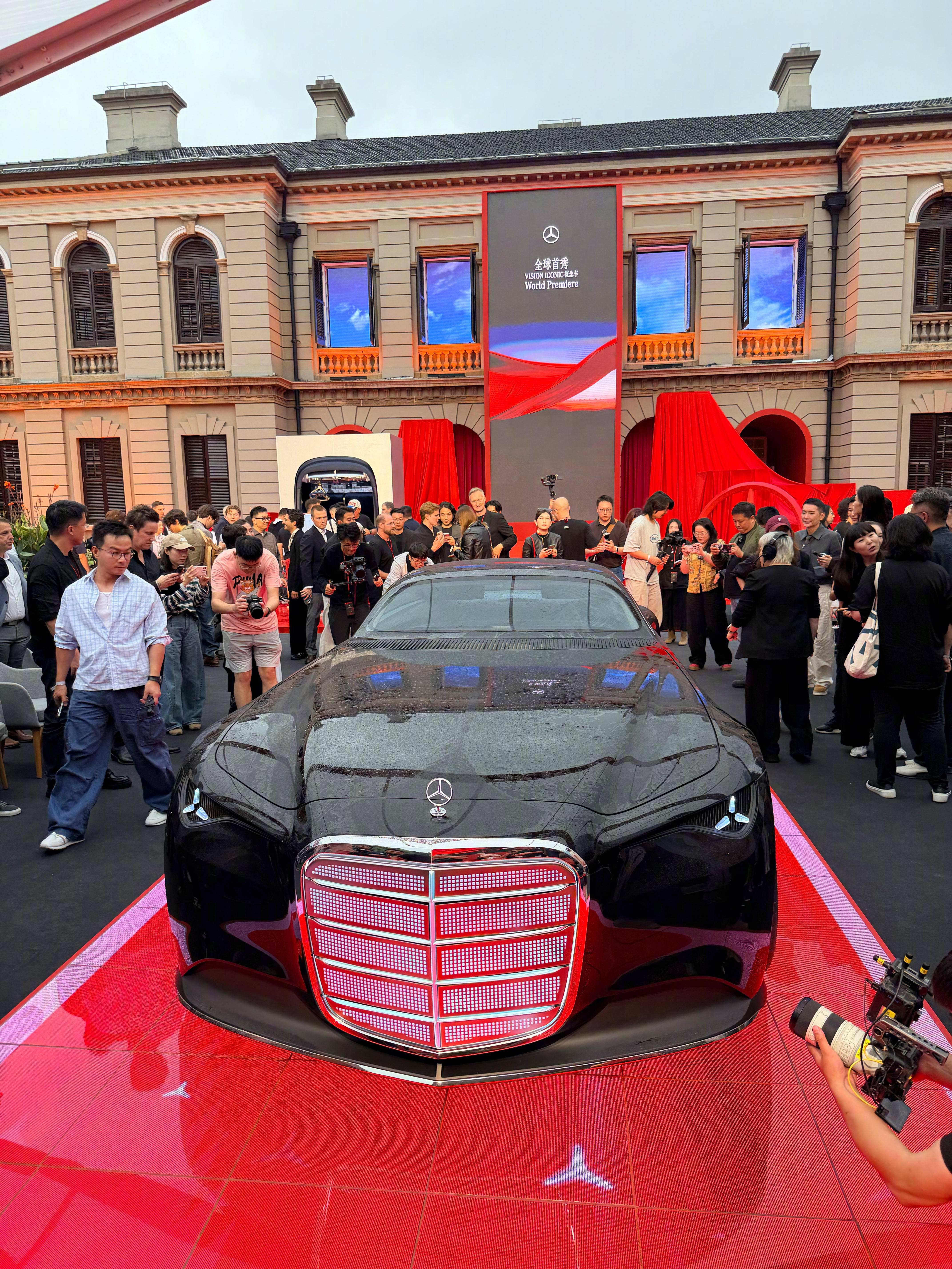 人闲车不闲!前奔驰首席设计师公布红猪300 SEL新构想