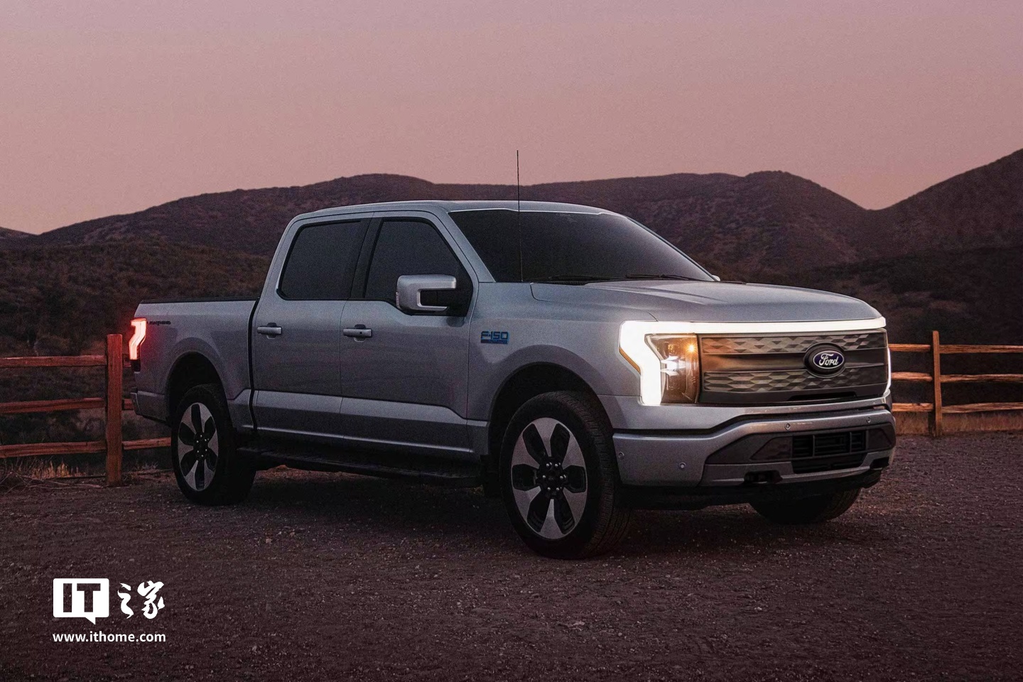 福特发布全新电动皮卡预告图 约合20.7万 瞄准特斯拉 极具未来感