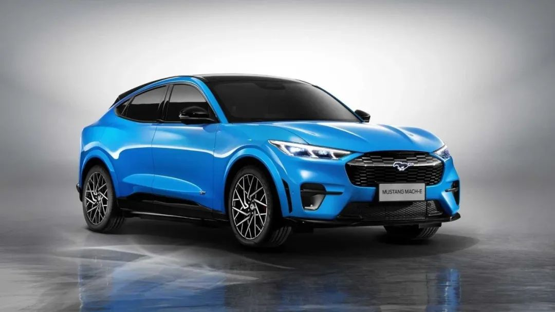 福特发布全新电动皮卡预告图 约合20.7万 瞄准特斯拉 极具未来感