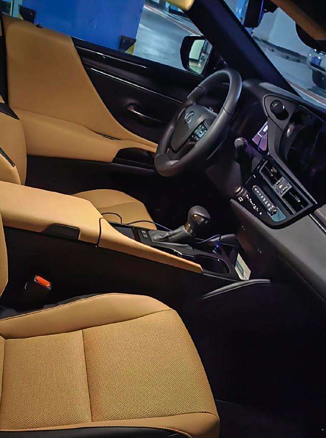 成都雷克萨斯LM亚洲版最低报价122万起 直降43万