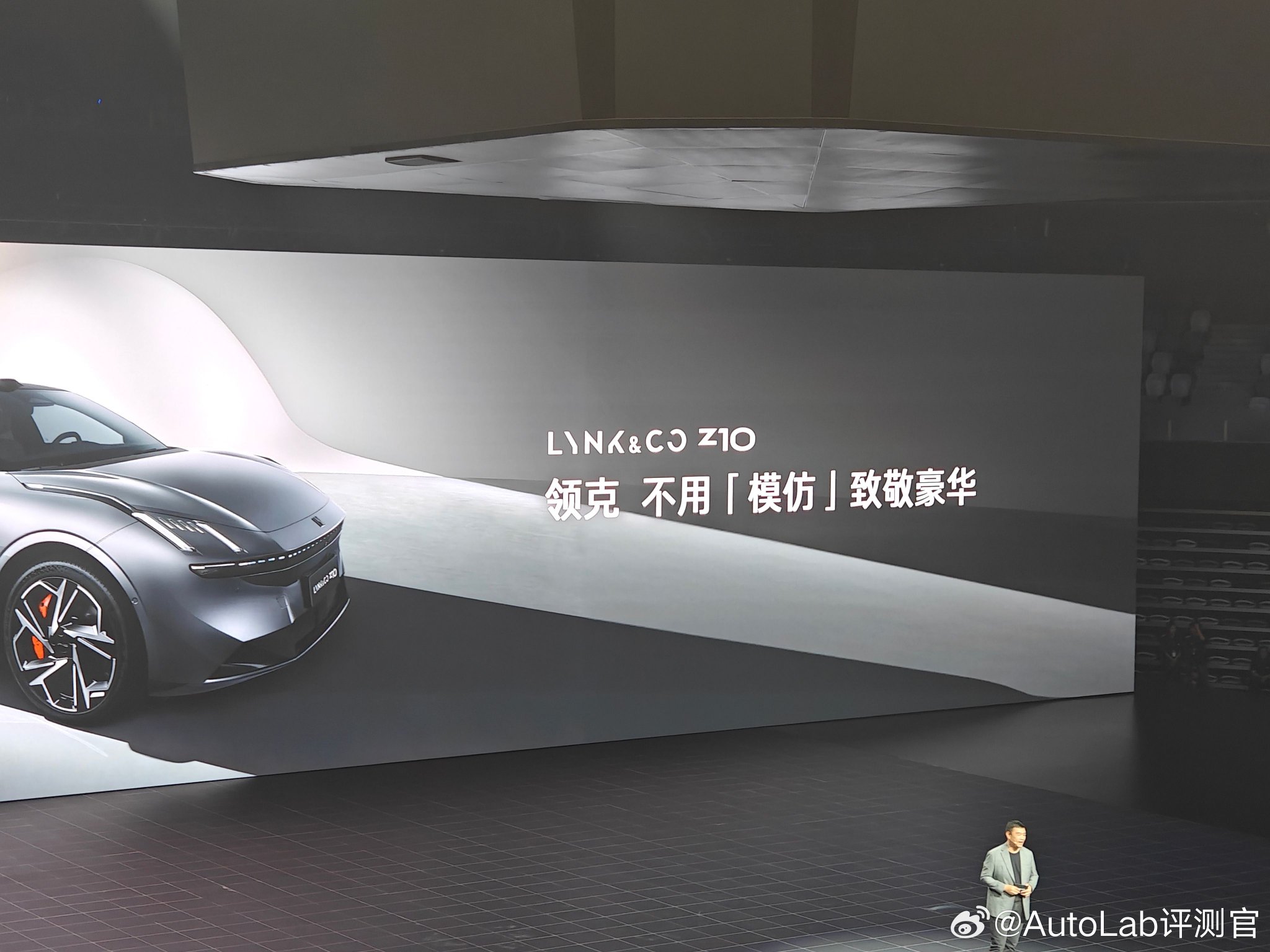 领克语音误关大灯致撞车 多品牌车主尝试:特斯拉、小米行驶中关不了