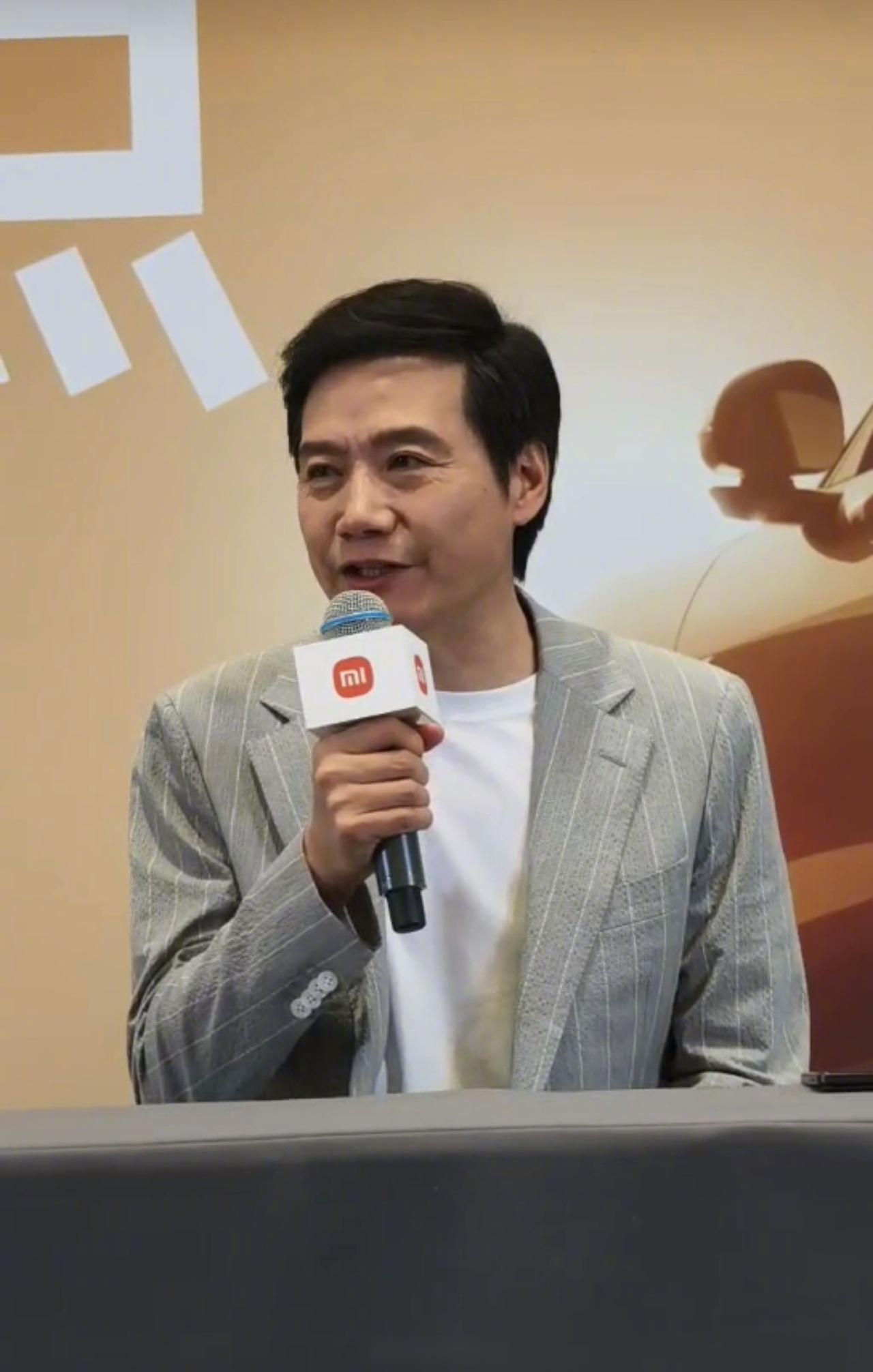 雷军马年第一场直播内容汇总：10倍投入造安全好车！安全团队超3500人