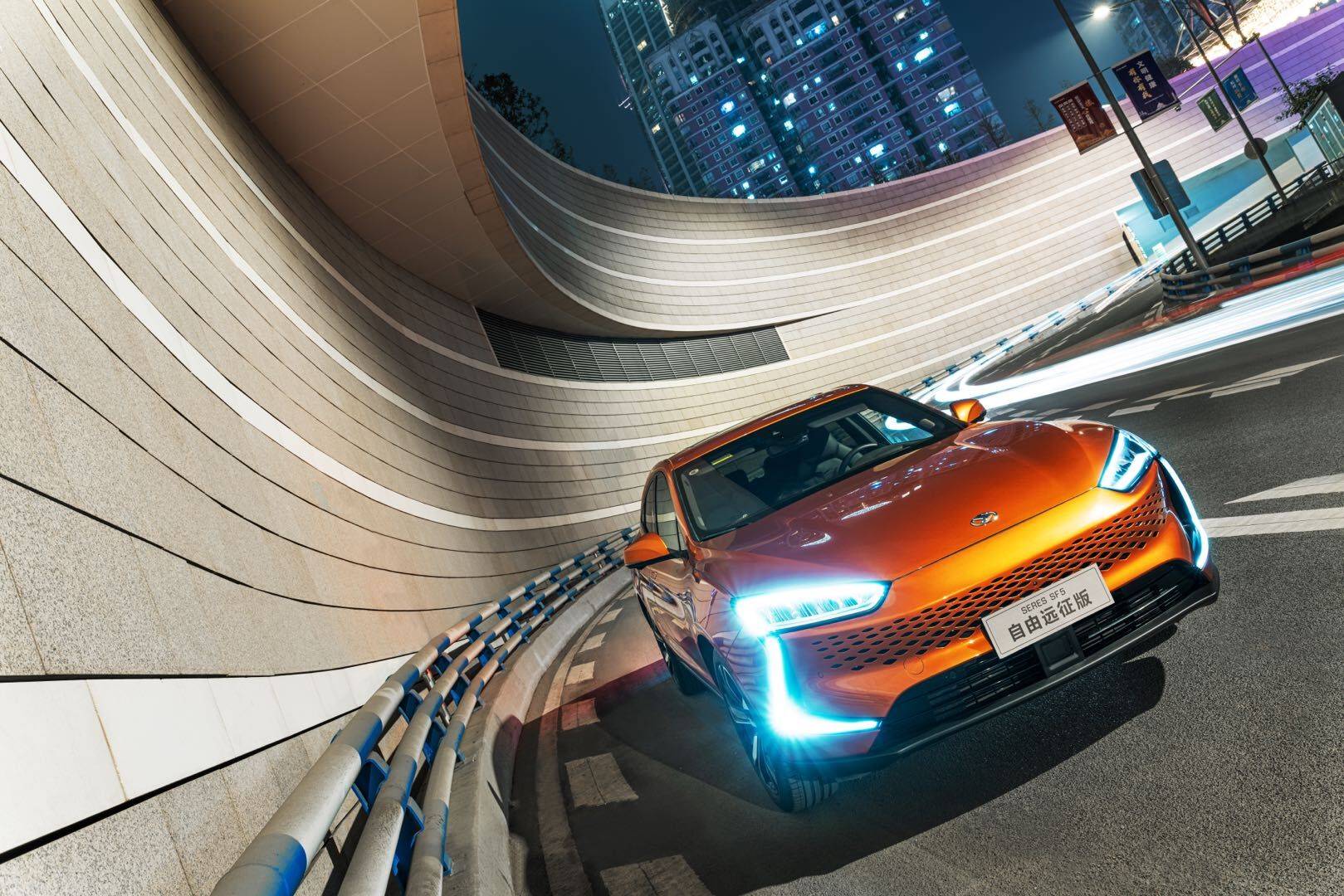 VinFast与PlusX Electric签署备忘录