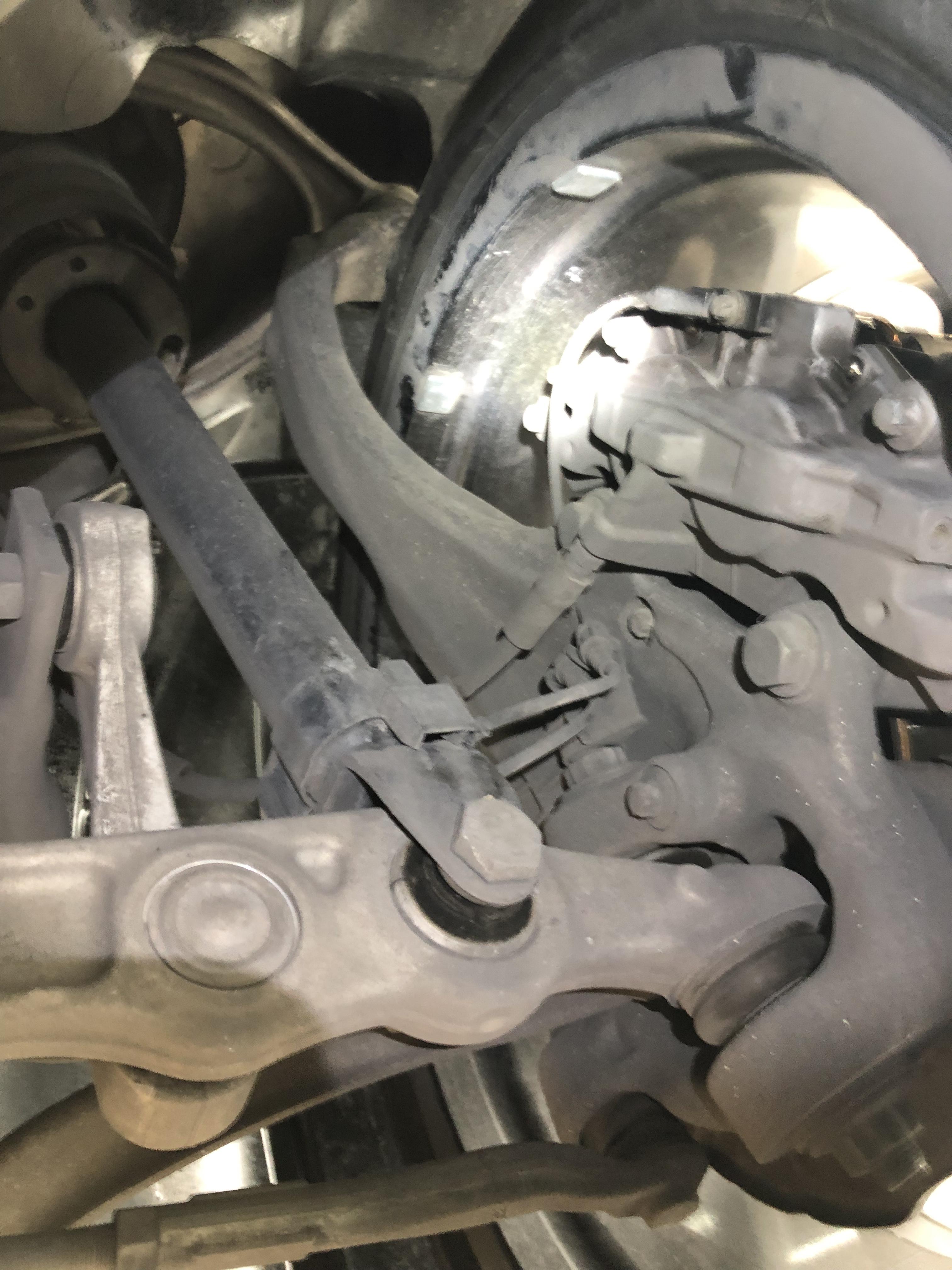 浅谈翼子板零件柔性建模及装配过程分析