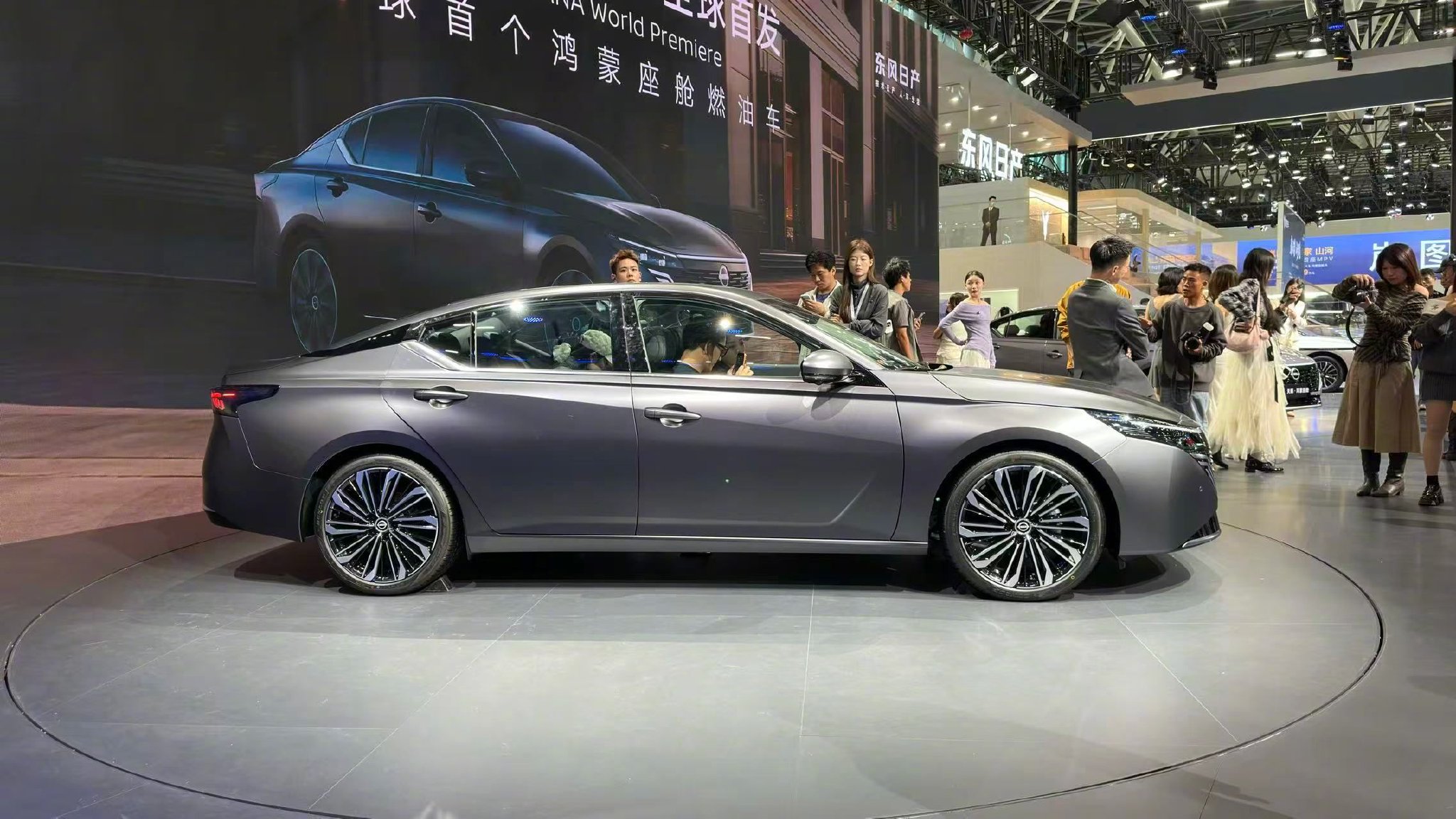 16.79万！可变压缩比发动机+鸿蒙座舱！新款天籁真的更智能了么？