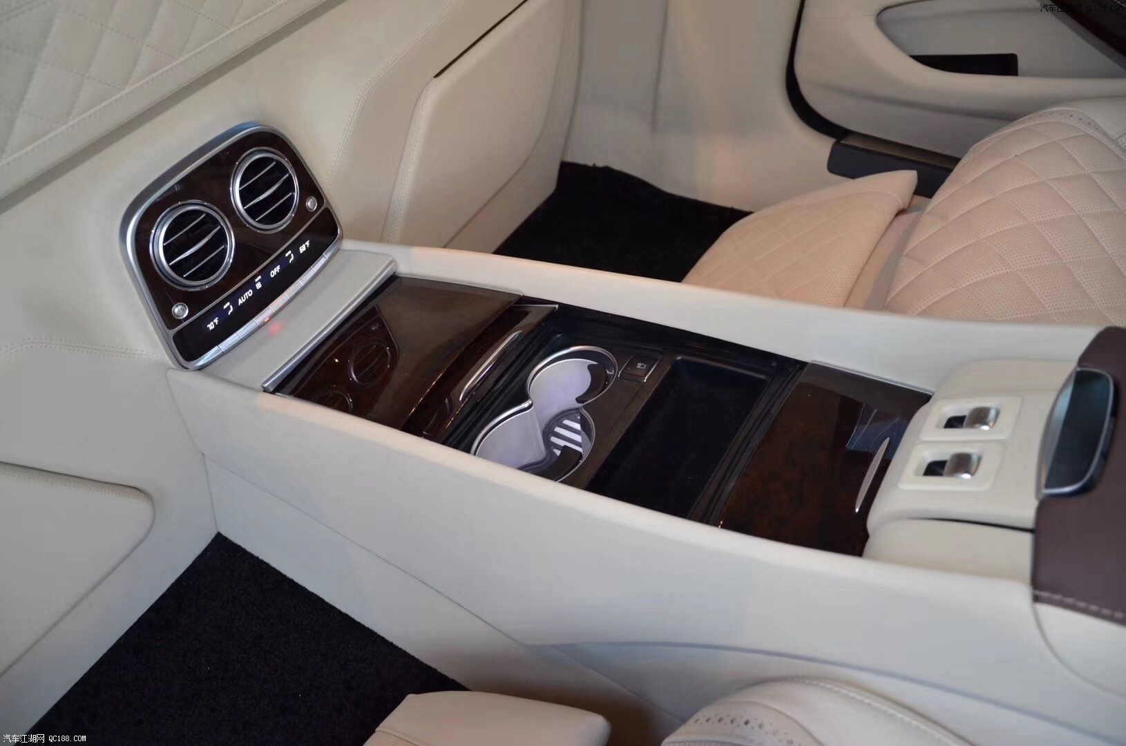 奔驰S级墨版最低报价154万起 直降6万