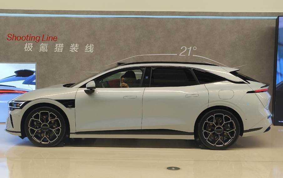 成都极氪007GT价格最低20.29万起 暂无优惠