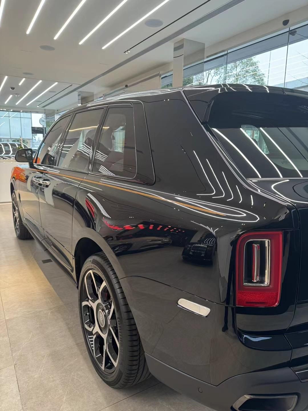 2024库里南价格最高优惠70万 欢迎上门试驾