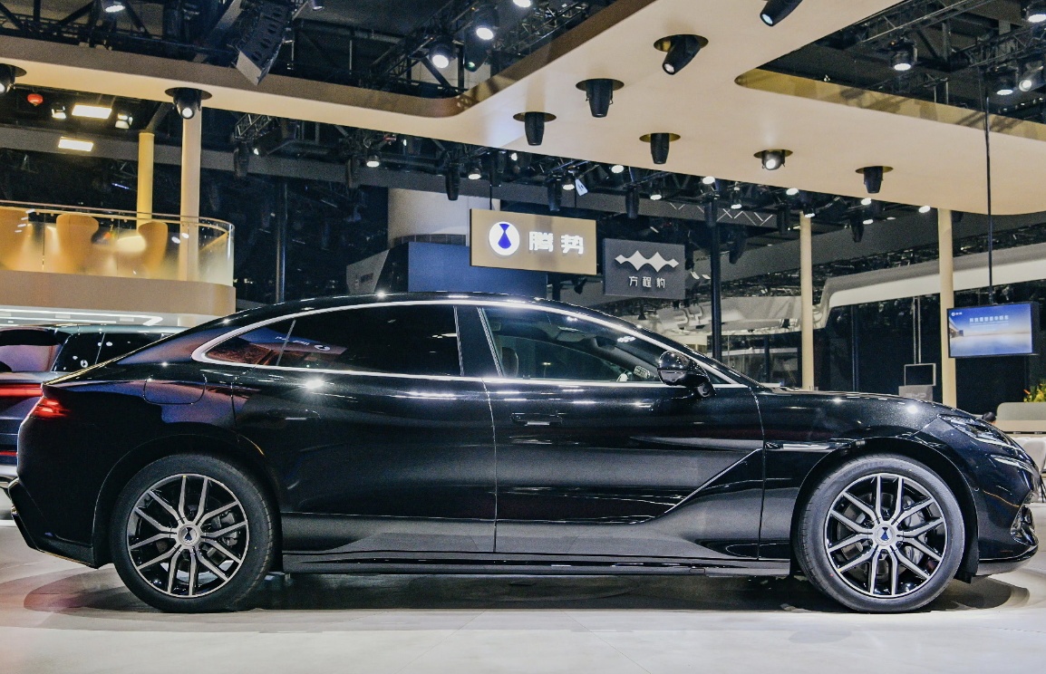 二代刀片电池+闪充技术 纯电续航420km 新款腾势N9申报图曝光