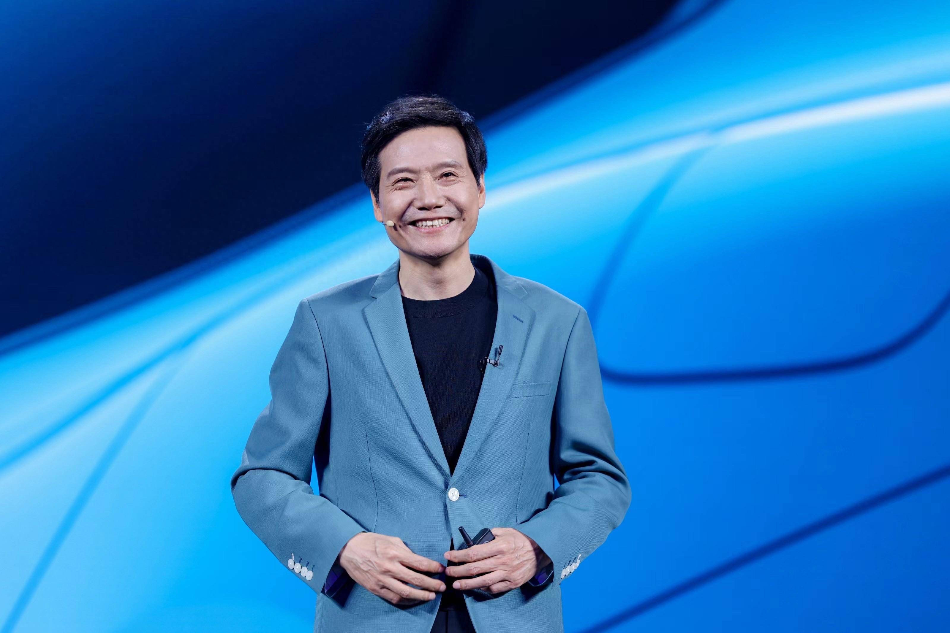 雷军宣布小米汽车品牌代言人：老朋友苏炳添