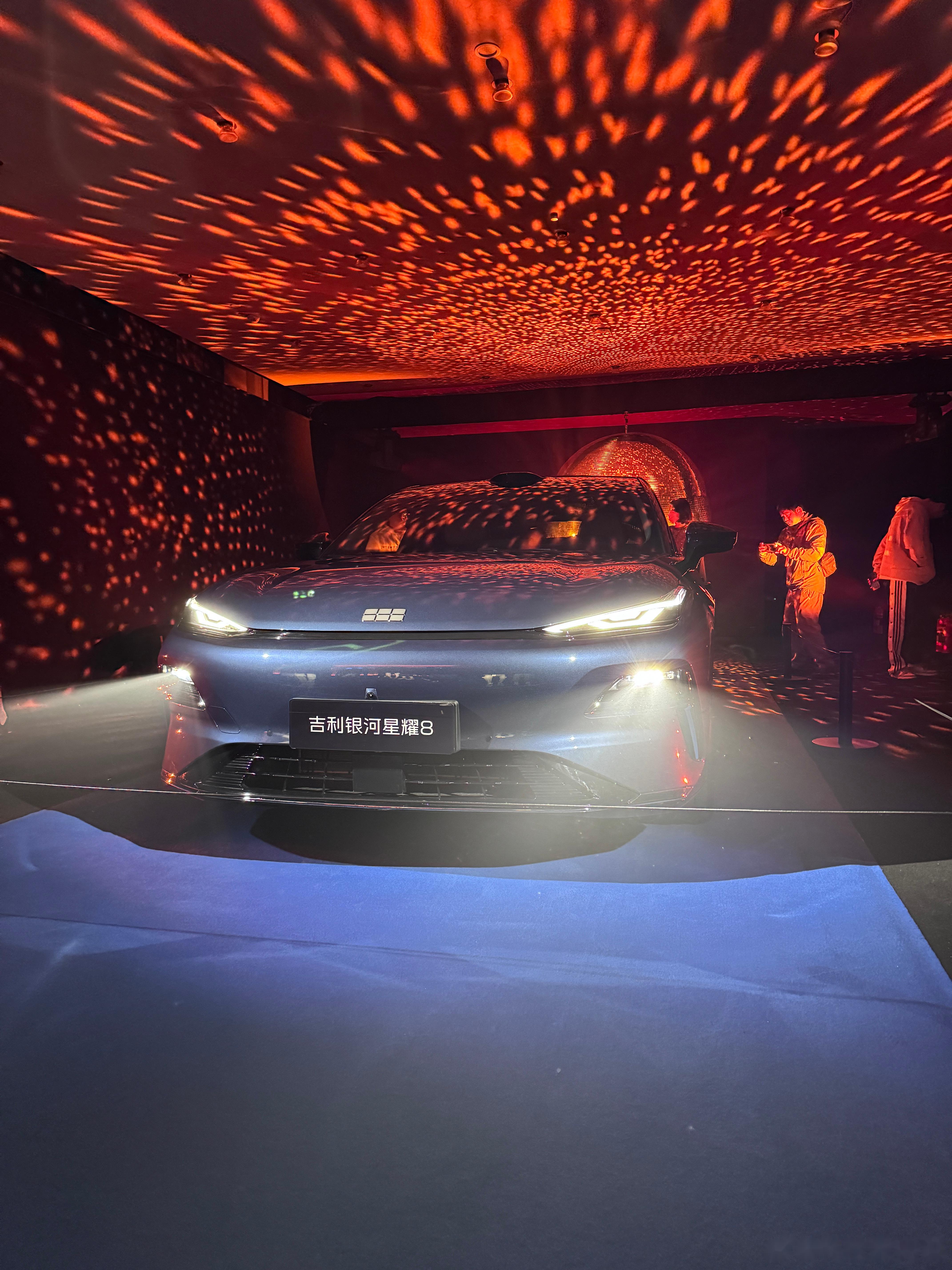 Flyme Auto 2代座舱系统 吉利银河星耀8远航家预售14.28万起